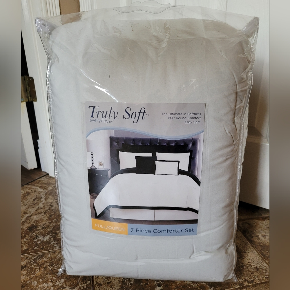 Truly Soft Full/Queen 7 Piece Comforter Set